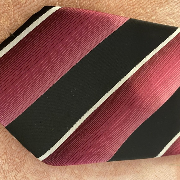 George Elegant Black and Red Striped Tie - Picture 2 of 11